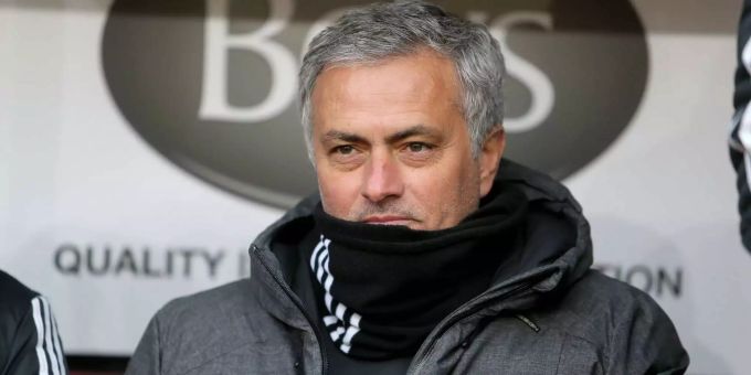 José Mourinho sitzt seit 2016 auf der Bank von Manchester United. José Mourinho sitzt seit 2016 auf der Bank von Manchester United.