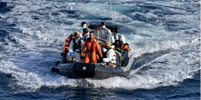 Die Verteilung der geretteten Flüchtlinge soll mit der EU-Mission «Sophia» besser organisiert werden. Die Verteilung der geretteten Flüchtlinge soll mit der EU-Mission «Sophia» besser organisiert werden.