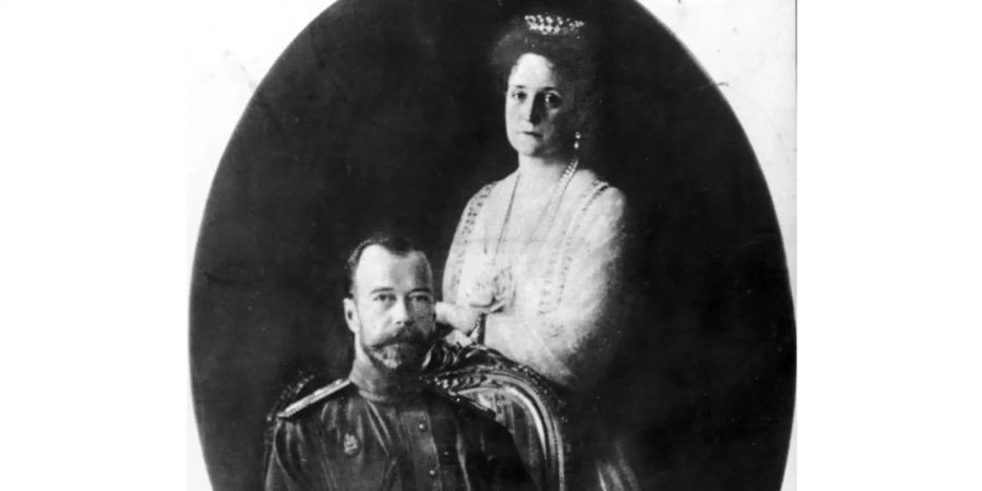 Zar Nikolaus II., mit seiner deutschstämmigen Frau und Zarin Alexandra Fjodorowna, geborene Alix von Hessen-Darmstadt.