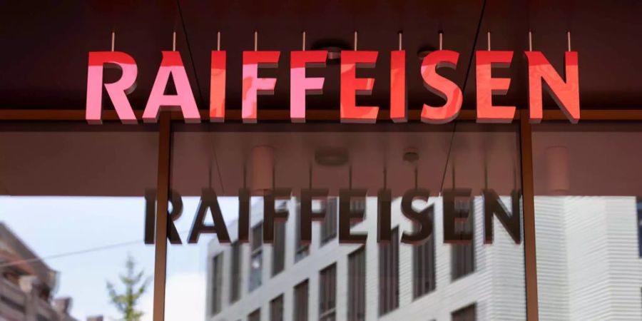 Logo der Raiffeisenbank am Hauptsitz in St. Gallen.