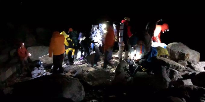 Von Gletscher - Russen-Gruppe mit Kleinkindern im Wallis geborgen