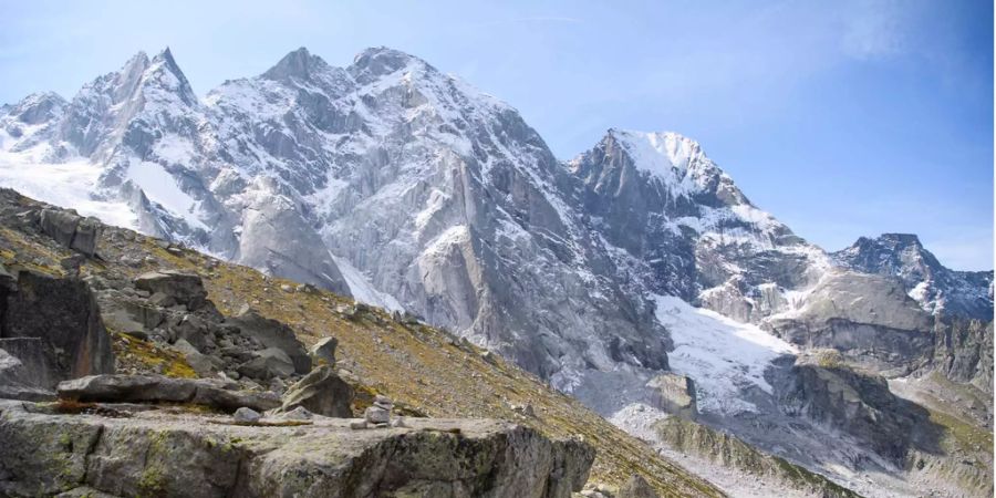 Blick auf Piz Cengalo und Piz Badile, aufgenommen bei der Sciora-Hütte.