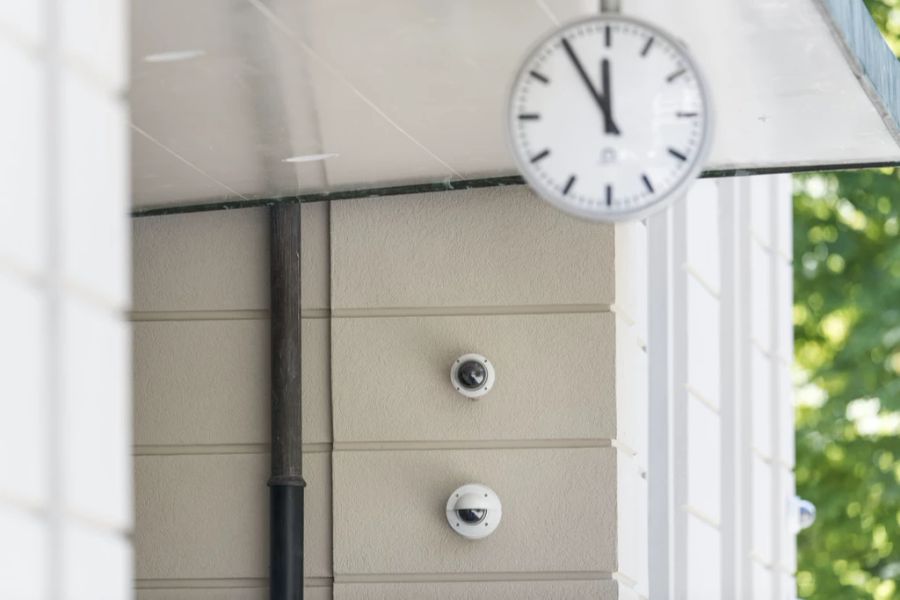 Die SBB versichert nun, dass der Datenschutz gewährleistet ist. Mit dem neuen System würden keine Personendaten erfasst und es werde auch keine Gesichtserkennung an Bahnhöfen eingesetzt. (Symbolbild)