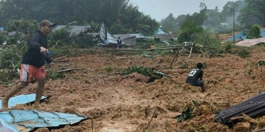 Erdrutschfolgen in Natuna in der Provinz Riau