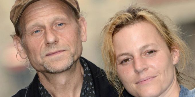 Bernd Michael Lade und Maria Simon bei einem gemeinsamen Auftritt im Jahr 2015. Bernd Michael Lade und Maria Simon bei einem gemeinsamen Auftritt im Jahr 2015.