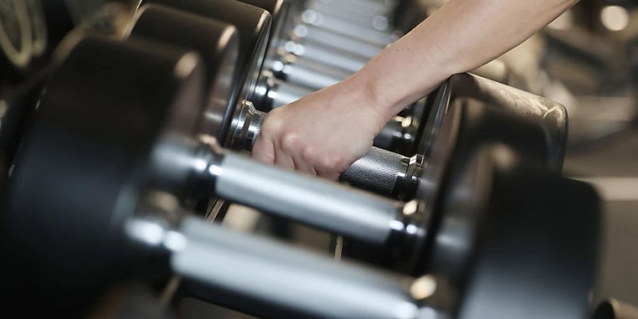 Der Chefarzt des Zürcher Suchtmedizinzentrums Arud fordert eine Gesetzesanpassung über die Betreuung anabolikaabhängiger Menschen. «Das Gesetz ist sogar so ausgelegt, dass nur schon eine Beratung von Anabolikakonsumenten strafbar sein könnte», sagte Philip Bruggmann. (Symbolbild)