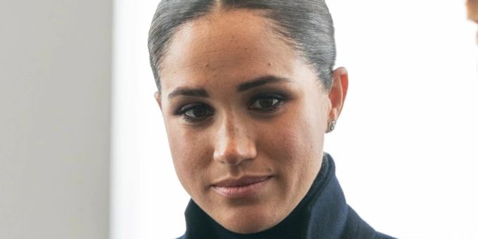 Herzogin Meghan muss sich mit ihrer Familie vor Gericht rumschlagen. Herzogin Meghan muss sich mit ihrer Familie vor Gericht rumschlagen.