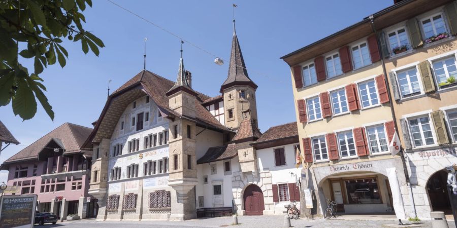 Das Schloss Büren in Büren an der Aare ist der bedeutendste bernische Schlossbau aus der ersten Hälfte des 17. Jahrhunderts.