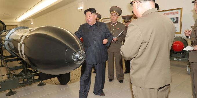 Kim Jong Un während eines Besuchs des Nuklearwaffeninstituts von Nordkorea in Pjöngjang, Nordkorea. (Archivbild) nordkorea kim jong un