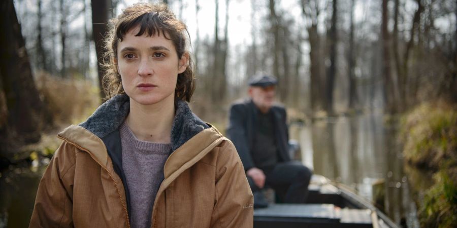 Maja Wichmann (Friederike Becht) und Kommissar Krüger (Christian Redl) im Spreewaldkrimi.