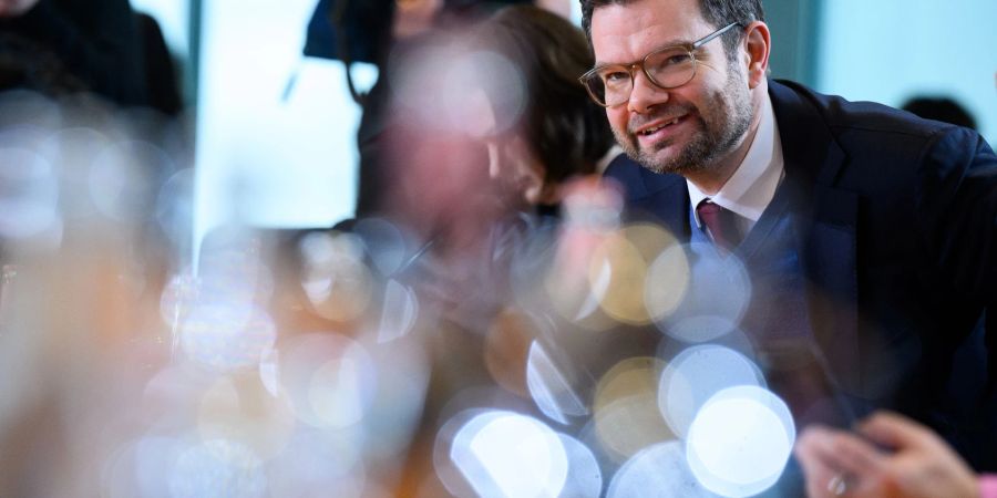 Der Umgang des Justizministers Marco Buschmann (FDP) mit dem Thema Miete sorgt bei den Koalitionspartnern SPD und Grüne für Ärger.