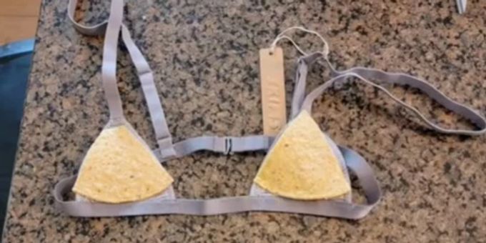 Kaum Stoff - Kim Kardashians Bikini ist kleiner als Tortilla-Chip