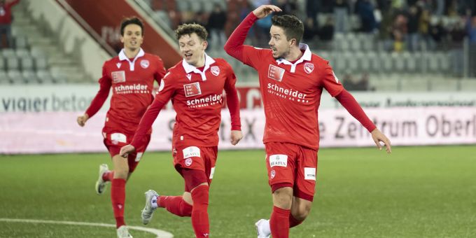 Die Spieler des FC Thun jubeln über das Tor zum 1:1 gegen den FC Luzern im Achtelfinal im Schweizer Cup. FC Luzern FC Thun