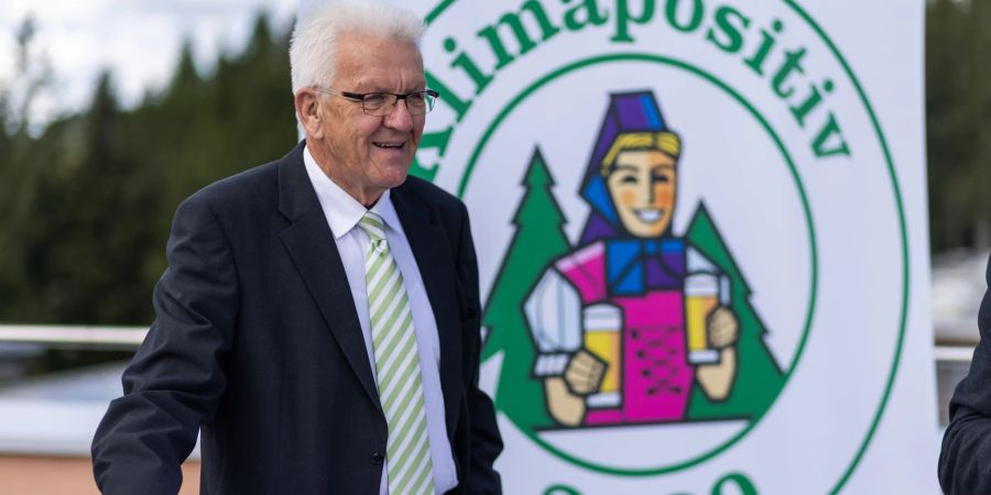 Winfried Kretschmann (Bündnis 90 / Die Grünen), Ministerpräsident von Baden-Württemberg, hat viele Termine und ist oft unterwegs. Die handwerkliche Arbeit zuhause ist sein Ausgleich.