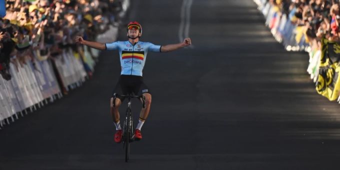 Remco Evenepoel holt im WM-Strassenrennen in Australien die Goldmedaille. Remco Evenepoel