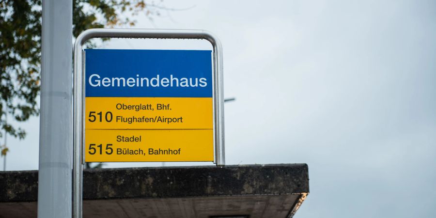 Bushaltestelle Beim Gemeindehaus in Weiach ZH. - Bezirk Dielsdorf