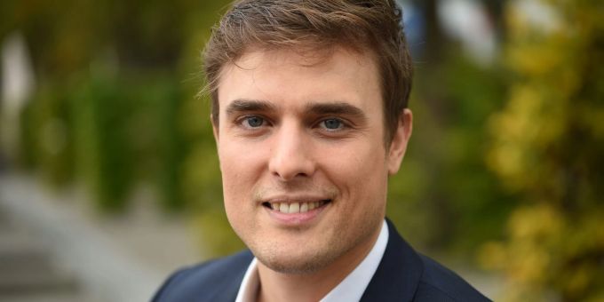 Constantin Schreiber gibt es wirklich. Beteuert der «Tagesschau»-Sprecher. Constantin Schreiber gibt es wirklich. Beteuert der «Tagesschau»-Sprecher.