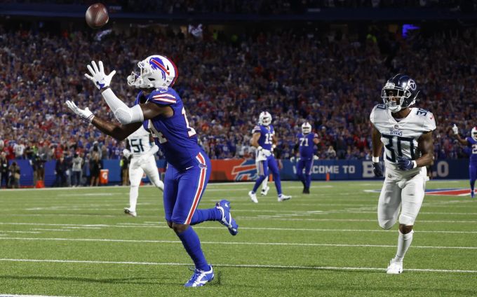 Stefon Diggs fängt einen Ball für die Buffalo Bills. NFL