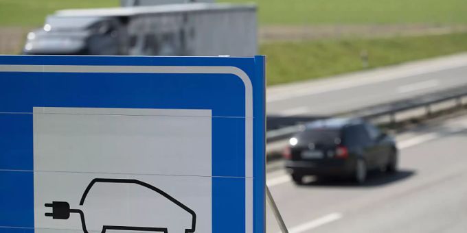 Laut dem neuen Amag-Chef Helmut Ruhl werden sich Elektroautos am Markt durchsetzen. (Symbolbild) Laut dem neuen Amag-Chef Helmut Ruhl werden sich Elektroautos am Markt durchsetzen. (Symbolbild)