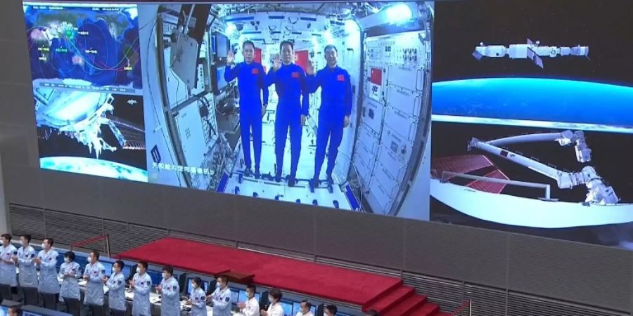 Xis Videoschalte zu den Taikonauten in der Raumstation
