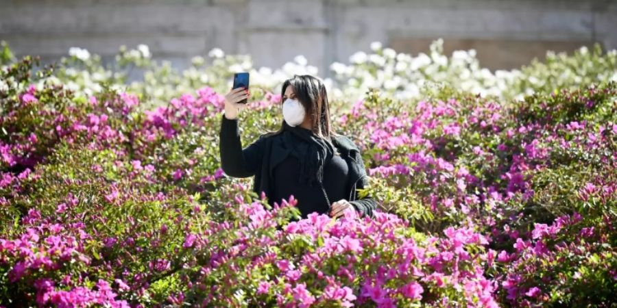 Selfie im Blumenmeer