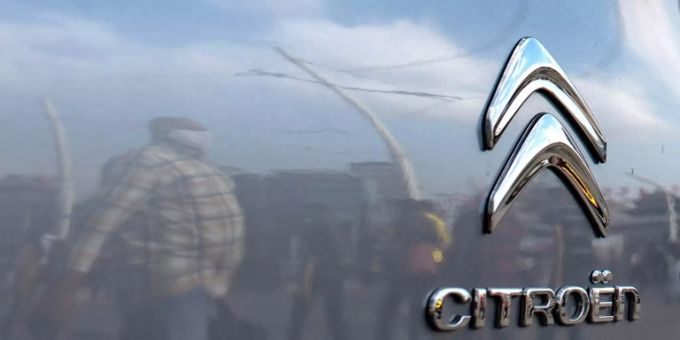 Citroën-Logo auf einem Wagen Citroën-Logo auf einem Wagen