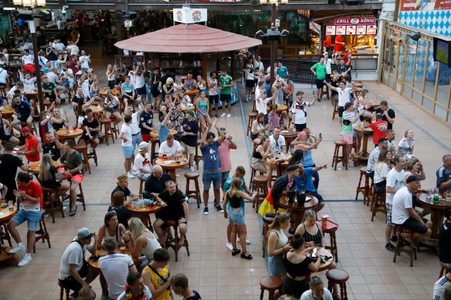 In den Restaurants müssen die Corona-Regeln noch eingehalten werden.