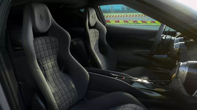 Eine edle Höhle mit maximaler Fahrdynamik für wenige Auserwählte Ferrari 812 Versione Speciale