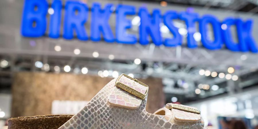 Birkenstock geht definitiv an das US-amerikanische Unternehmen L Catterton. (Archivbild)
