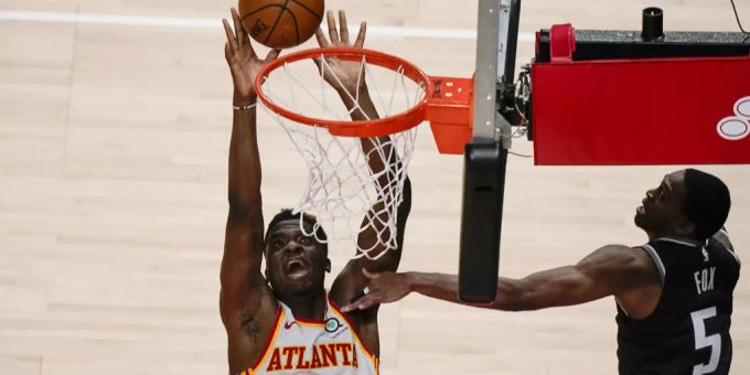 Clint Capela gab sein Comeback für die Atlanta Hawks. atlanta Hawks