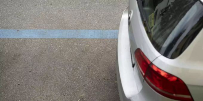 Ein Parkplatz in der blauen Zone. (Symbolbild) Blaue Zone