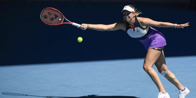 Donna Vekic an den Australian Open in Melbourne. Schon da ist das rechte Knie bandagiert. Donna Vekic Stan Wawrinka