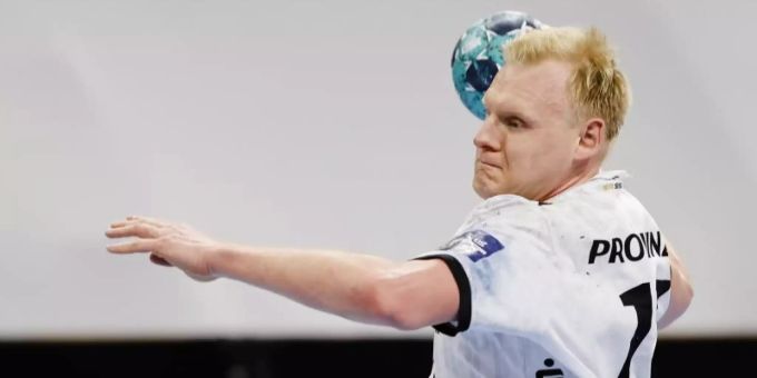 Steht vor seinem 150. Länderspiel: Nationalspieler Patrick Wiencek vom THW Kiel. Foto: Frank Molter/dpa Steht vor seinem 150. Länderspiel: Nationalspieler Patrick Wiencek vom THW Kiel. Foto: Frank Molter/dpa
