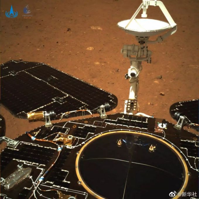 Dieses Selbstportrait zeigt den Mars-Rover «Zhurong» von China auf dem Roten Planeten. China Mars Rover