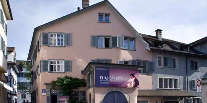 Aussenansicht des Strauhofs an der Augustinergasse mitten in der Altstadt von Zürich, aufgenommen am 27. Mai 2005. Zürcher Strauhof