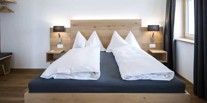 Die Übernachtungen in Schweizer Hotels sind 2020 um 40 Prozent zurückgegangen. (Archiv) hotel