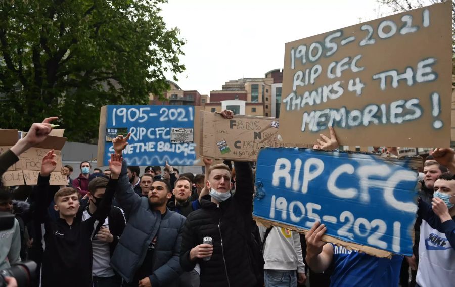 Proteste in London von Chelsea-Fans gegen die Super League.