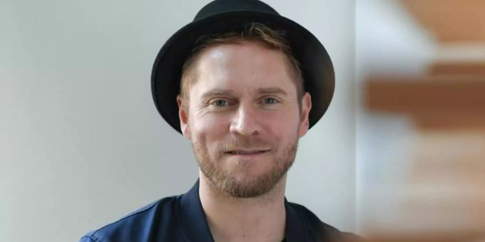 Teilnehmer war er schon, jetzt ist Johannes Oerding Gastgeber bei «Sing meinen Song». Foto: Jens Kalaene/zb/dpa Teilnehmer war er schon, jetzt ist Johannes Oerding Gastgeber bei «Sing meinen Song». Foto: Jens Kalaene/zb/dpa