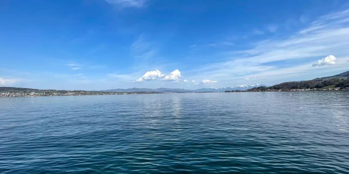 Der Zürichsee bei Richterswil. Der Zürichsee bei Richterswil.