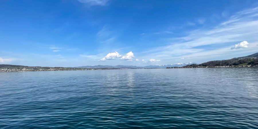 Der Zürichsee bei Richterswil.
