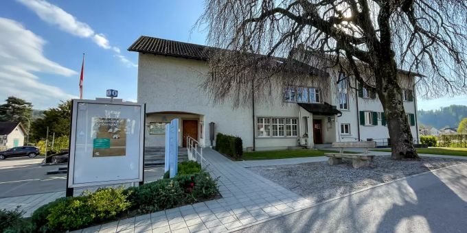 Das Gemeindehaus in Birmensdorf (ZH). Das Gemeindehaus in Birmensdorf (ZH).