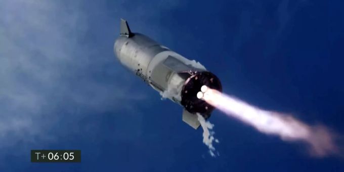 Dieses von SpaceX zur Verfügung gestellte Videostandbild zeigt einen Prototypen der neuen «Starship»-Rakete während eines Tests. Spacex rakete explodiert