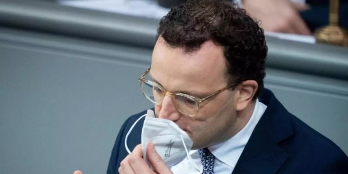 Jens Spahn (CDU), Bundesminister für Gesundheit, bei der 215. Sitzung des Bundestags. Foto: Kay Nietfeld/dpa Jens Spahn (CDU), Bundesminister für Gesundheit, bei der 215. Sitzung des Bundestags. Foto: Kay Nietfeld/dpa