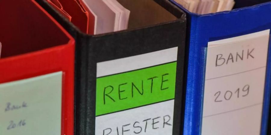 Eine Verbraucherallianz fordert das Ende der bisherigen Riester-Rente und einen Neustart der Finanzhilfe nach der Bundestagswahl. Foto: Patrick Pleul/zb/dpa