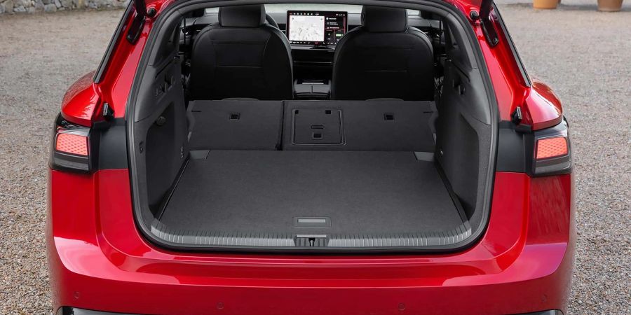 Trumpfkarte des VW ID.7 GTX Tourer sind die über 1‘700 Liter Kofferraumvolumen und die höhere Anhängelast.