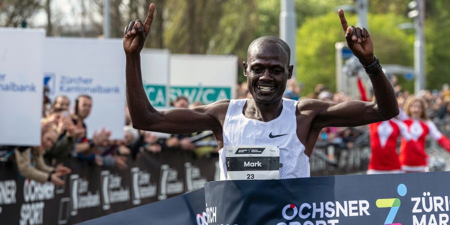 Der Kenianer Mar Kiptoo ist der schnellste Läufer am Zürich Marathon mit einer Zeit von 2:09:12 Stunden.