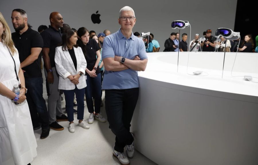 Apple-CEO Tim Cook stellte die neue Vision-Pro-Brille des US-Konzerns vor.