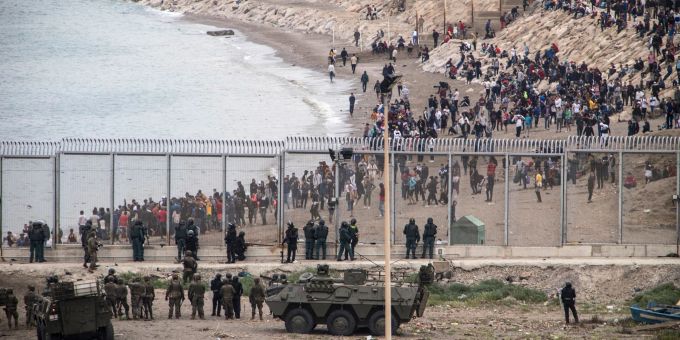 Die Grenze zwischen Marokko und Spanien in Ceuta am 18.05.2021. Die Grenze zwischen Marokko und Spanien in Ceuta am 18.05.2021.
