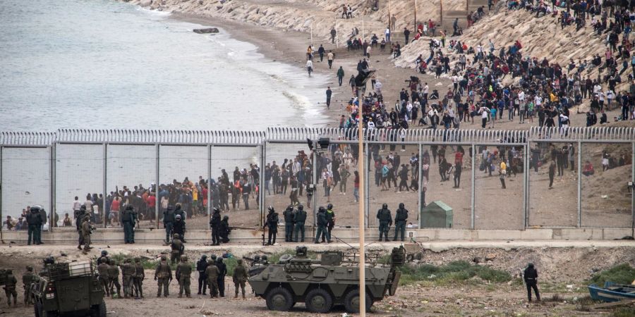 Die Grenze zwischen Marokko und Spanien in Ceuta am 18.05.2021.