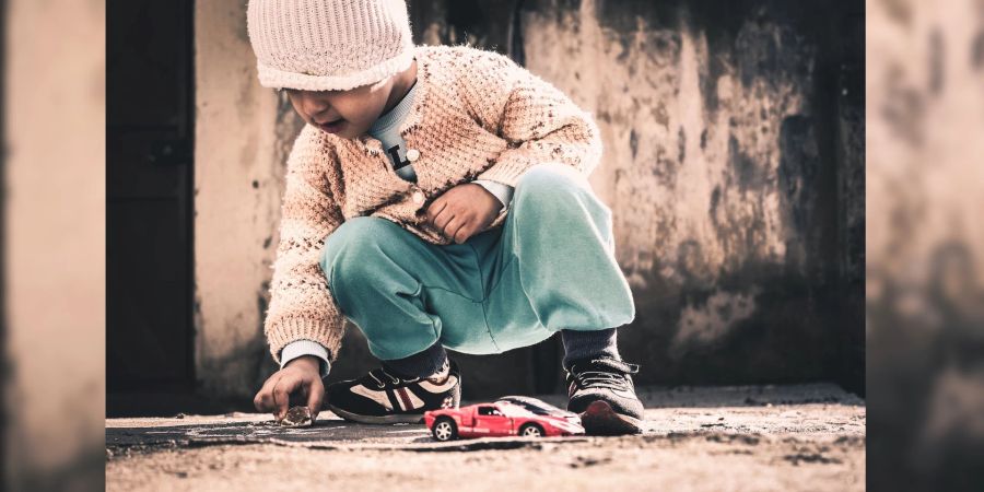 Spielzeugauto Junge